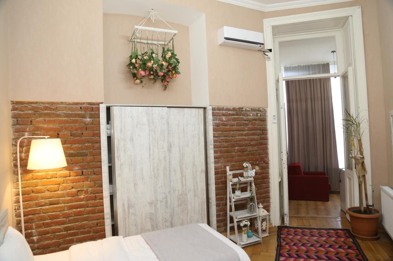 Atlant Hotel Тбилиси Екстериор снимка