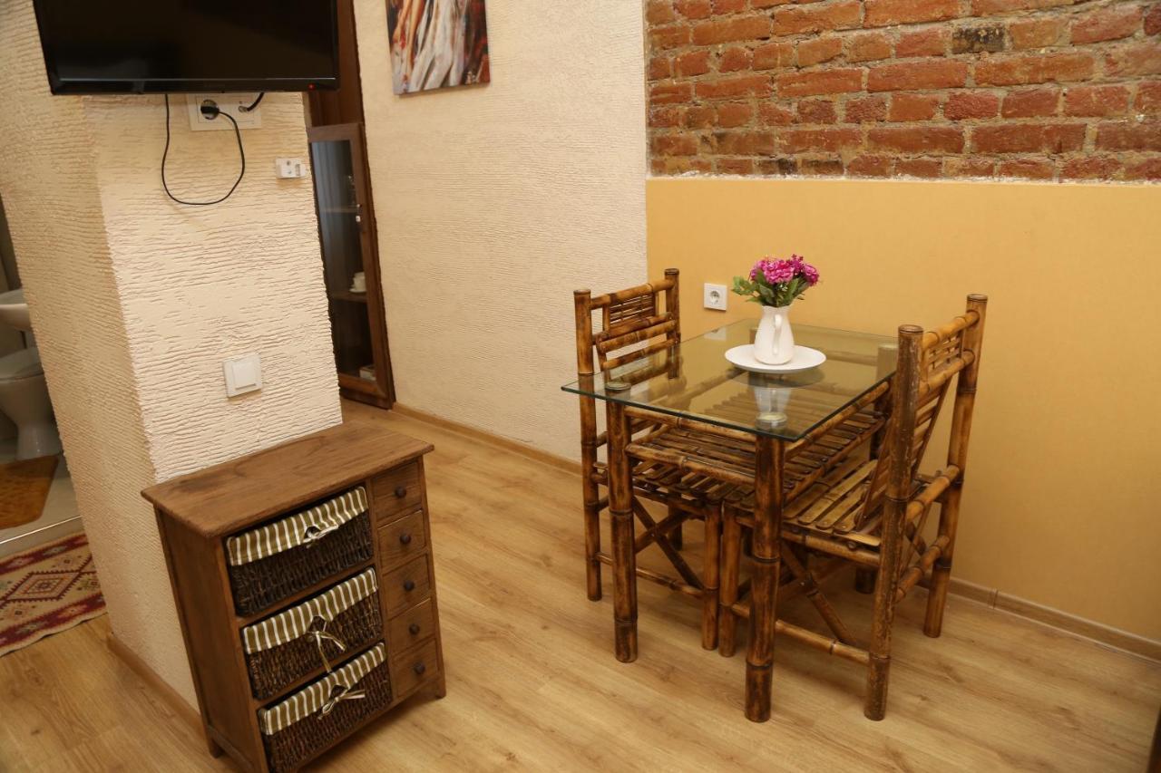 Atlant Hotel Тбилиси Екстериор снимка